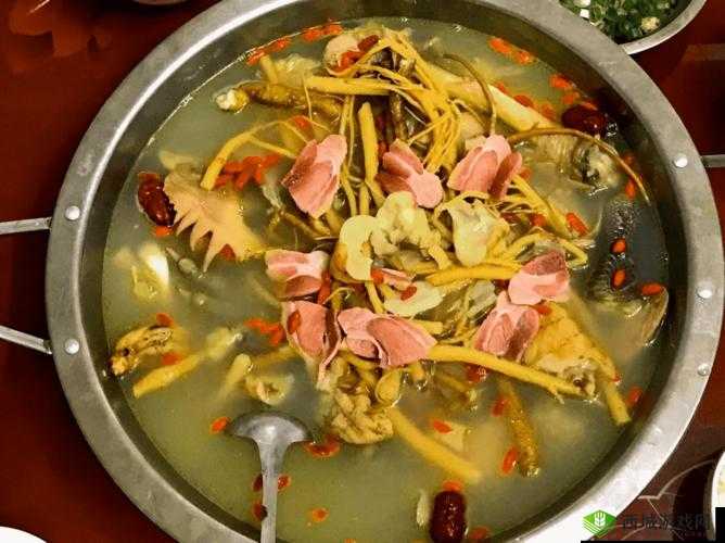 天谕手游攻略：探寻丢失首饰与橙色小草精所在之地