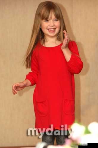 国外 RAPPER 小女孩:才华与个性的绽放