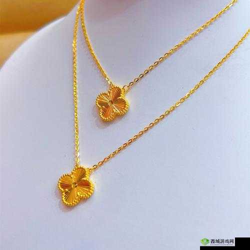 四叶草项链：象征幸运的信物