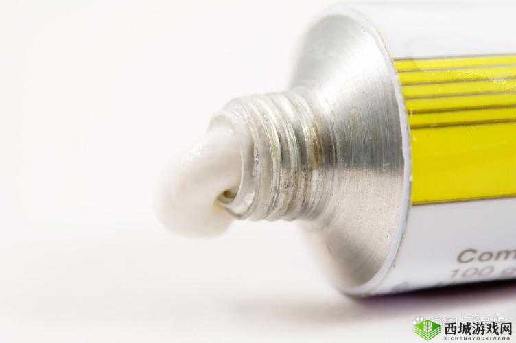 Zoom 与牛性胶 ZOOm：独特组合的探索