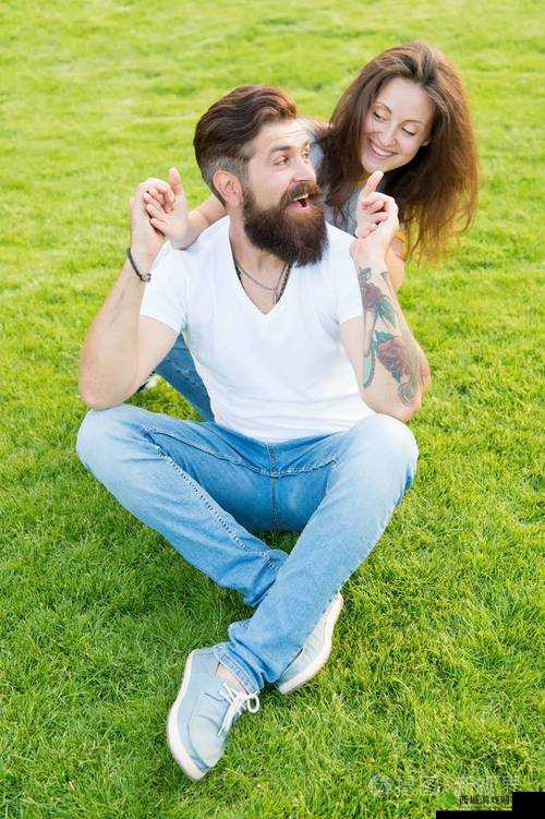 和朋友夫妻的欢乐互动