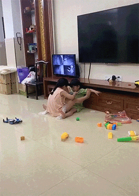 小孩半夜喂姐姐吃钢筋好吗：背后的真相