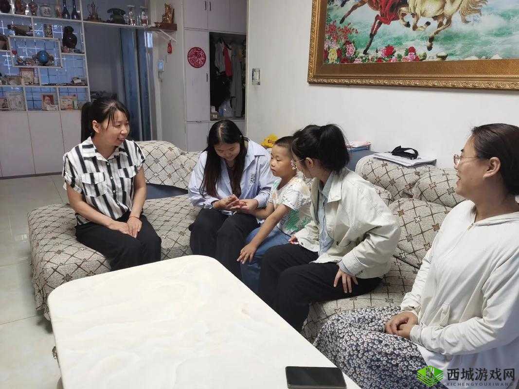 班主任家访天美传媒：深入了解学生成长环境