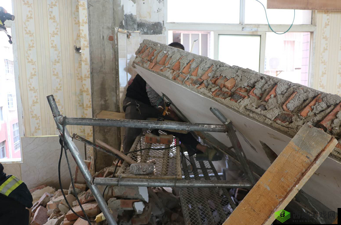 装修工人压伤我:意外还是疏忽?