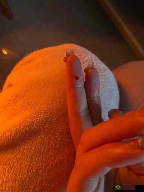 小白兔子被咬的通红：可怜模样惹人怜