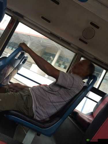 小扫货水叫不出来最简单在公交车上