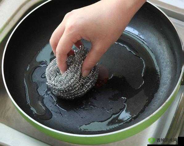 厨房索要刷碗:穆天阳的无奈与责任