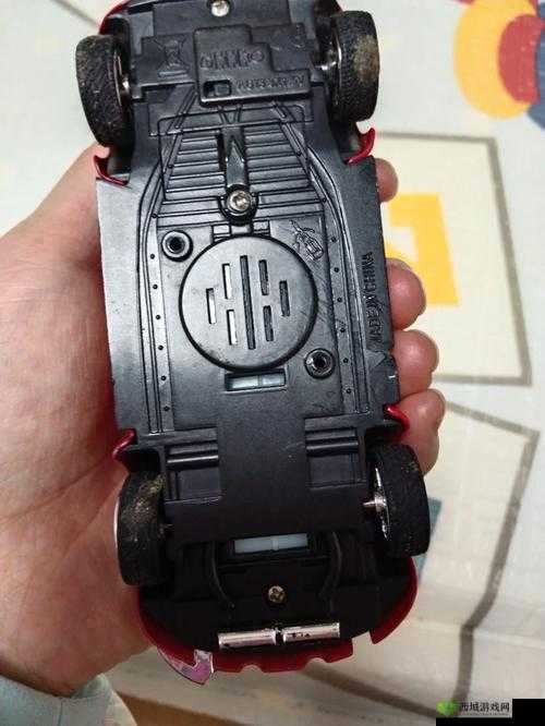 捡到同桌小玩具的开关:意外发现的惊喜