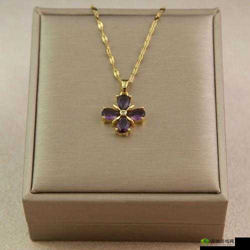 vcaau750 四叶草项链：幸运与美的象征