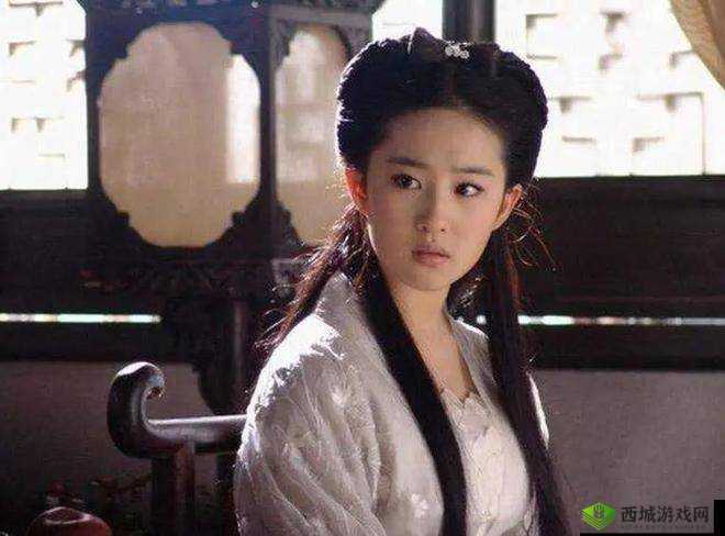 小龙女:被巨大火龙围绕的女子