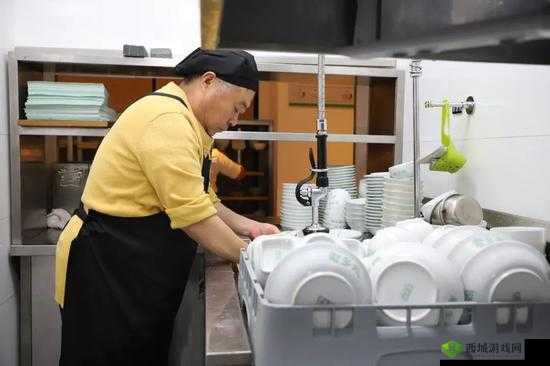 厨房多次索要刷碗穆天阳事件