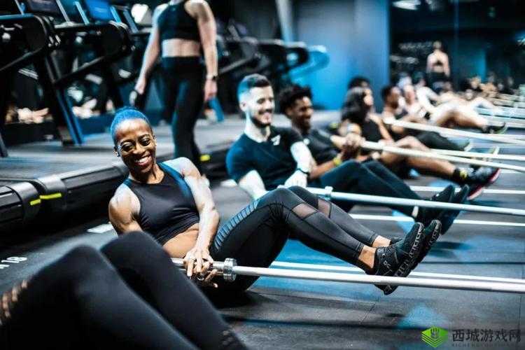 坐着轮流提双腿能起到什么效：探索其健身价值