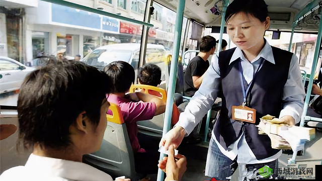 公交车售票员按尺寸大小 gh：售票员的特别之处
