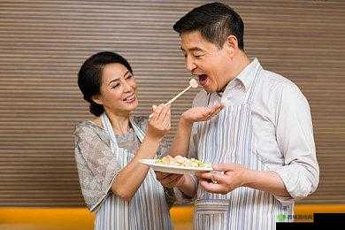 老公领导夫妻请我们夫妻吃饭:温馨之约