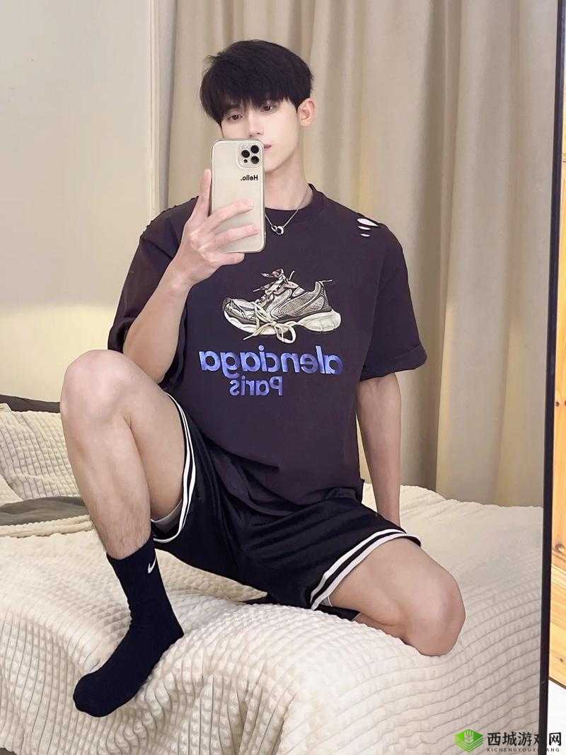 小奶狗腹肌体育生天台放烟花超浪漫