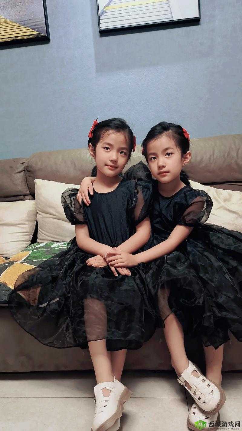 双胞胎姐妹齐上阵许多说许多：一起加油