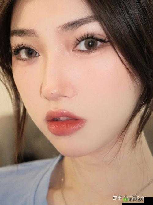 水蜜桃唇蜜嘟嘟唇，打造甜美诱人唇妆