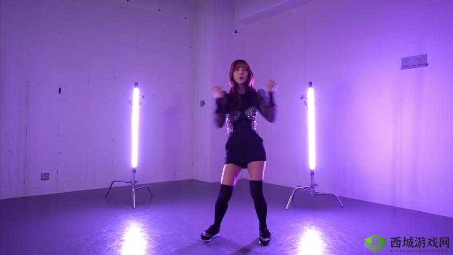 暴躁姐舞蹈精选：热辣舞姿，点燃你的激情