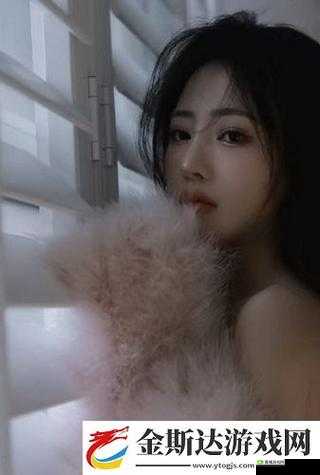 已满 18 岁：点此探索新世界