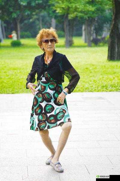 HD 老太 80：释放自由的性满足