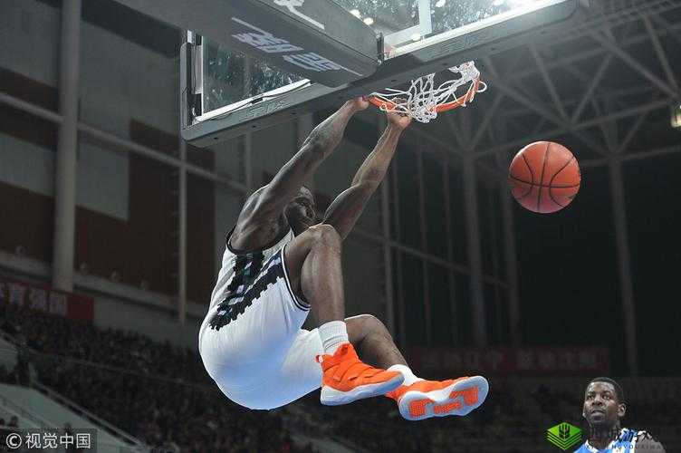 黑又硬巴斯狂砍 3714：篮球场上的绝对霸主