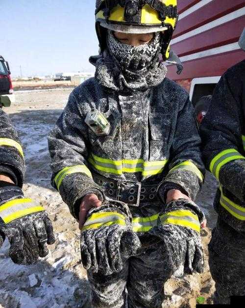 消防糙汉 vs 江怡阿肥：谁更胜一筹