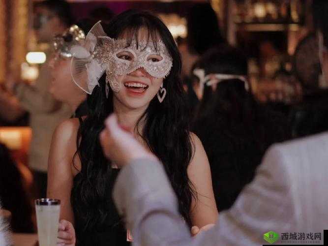 戴面具参加俱乐部活动:感受独特氛围