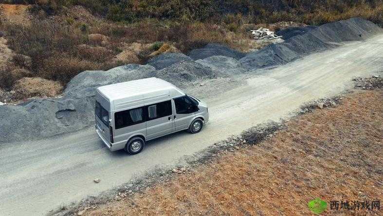 车子颠簸中感受别样旅程