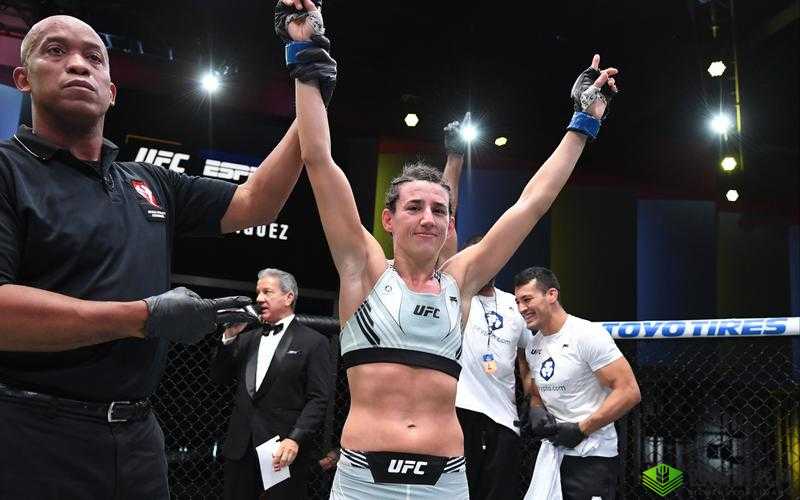 益扎首登 UFC 八角笼:开启格斗新征程