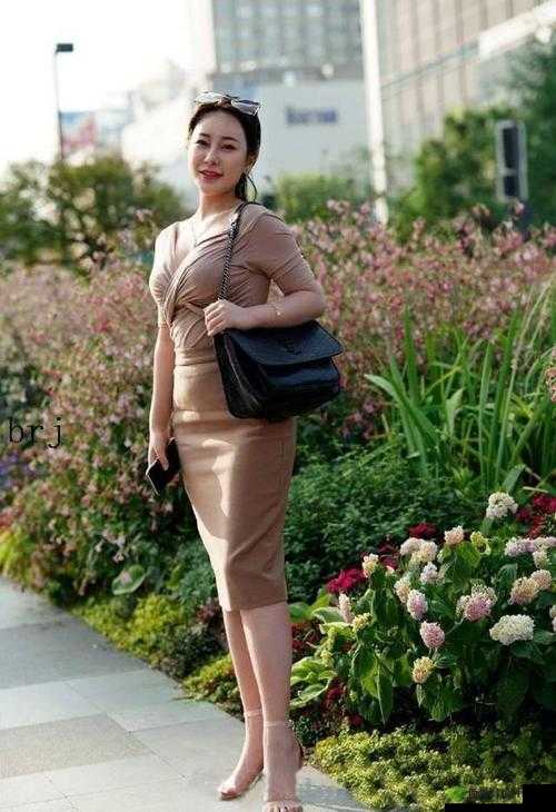 成熟 50MAOFF：JEAⅠOUSVUE 的魅力与挑战