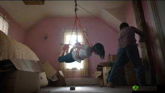 少女囚禁逃脱游戏：黑暗中的救赎之路