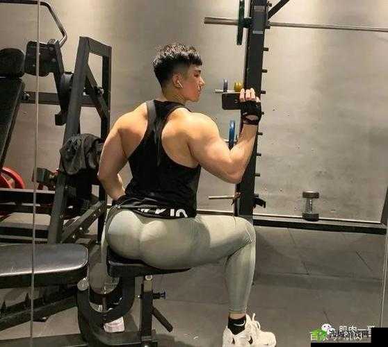 体育生翘臀公 0 被猛攻 Gay：他的臀，谁能不爱？