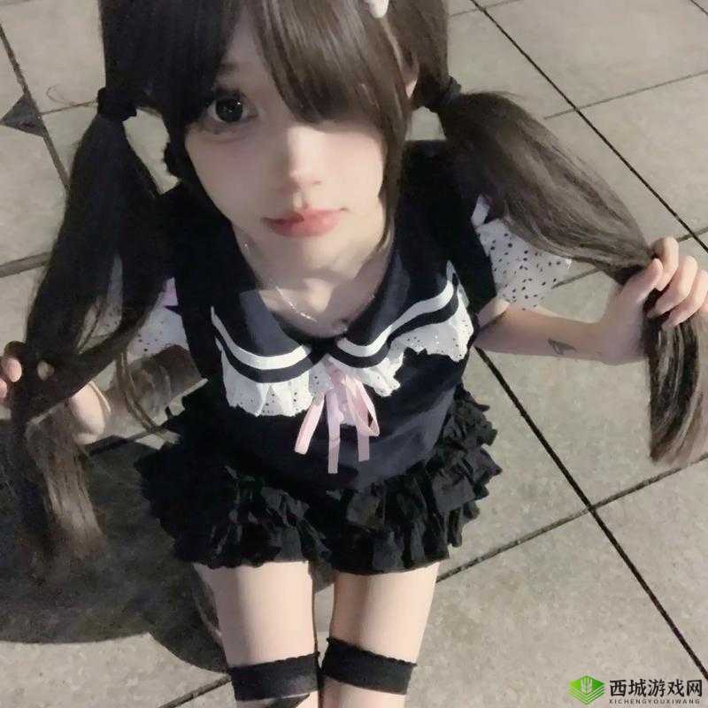 少萝露胸跳舞,引发热议与关注