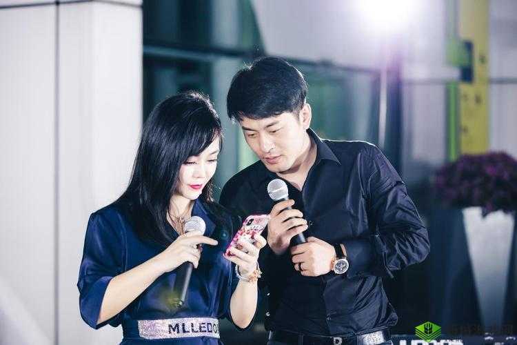 被两个老总前后夹击爽,职场别样刺激经历