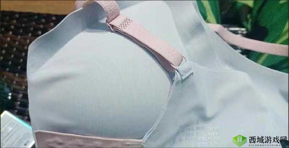 胸前的柔软掌心温热：温暖之源