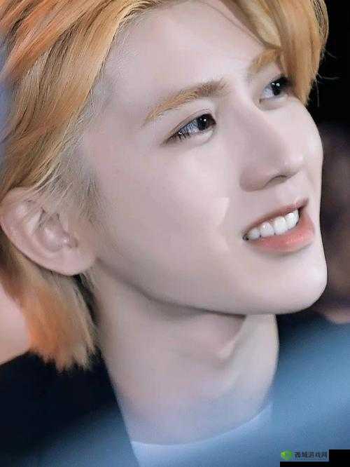 坤坤穿女生定眼开元引发的奇妙现象