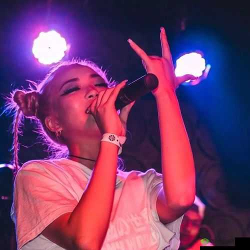 日本 raPPer 一姐：引领潮流的音乐女王