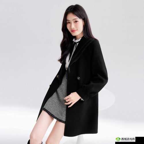秋水伊人 2022 黑色毛呢外套:优雅与温暖的完美结合