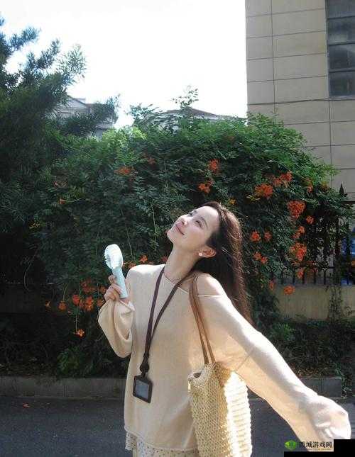 用力挺进她的花苞,极致享受的美妙体验