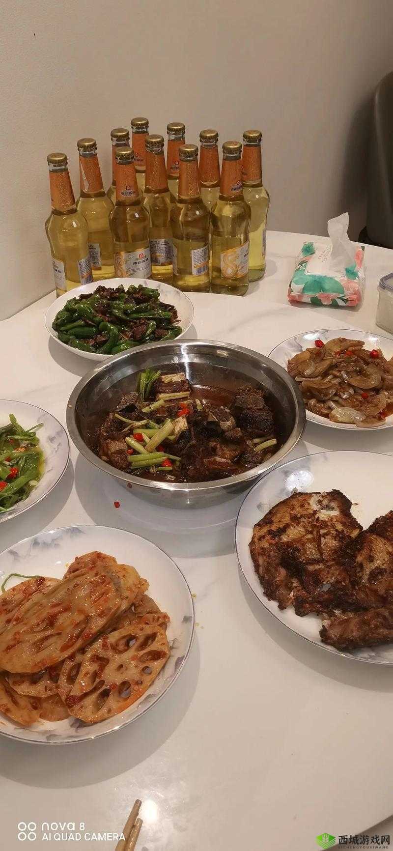 坐着吃饭还连在一起:这是什么情况