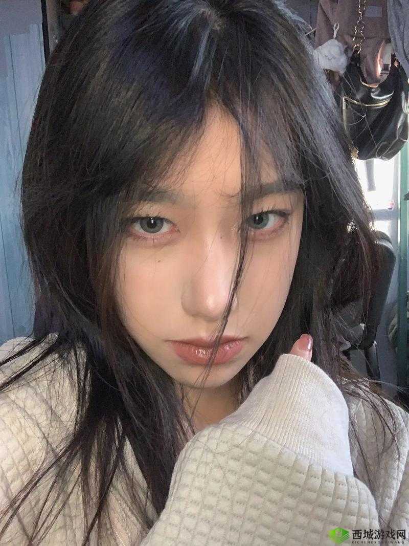 海角 19 岁小哥封神:逆天颜值震惊全网