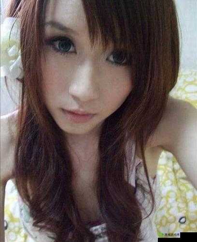 都市激情自拍偷拍：大胆展现自我魅力