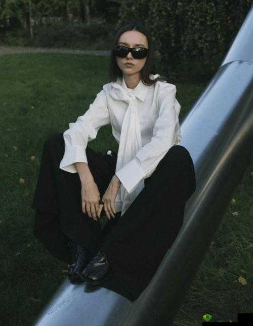 淫娃小衣：独特时尚穿搭风格探讨