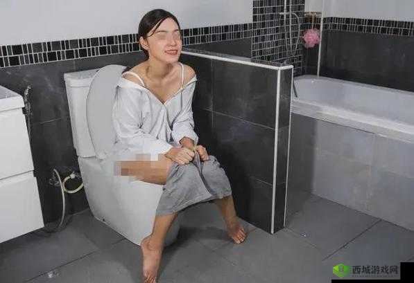 厕拍经典:独特视角下的隐秘记录