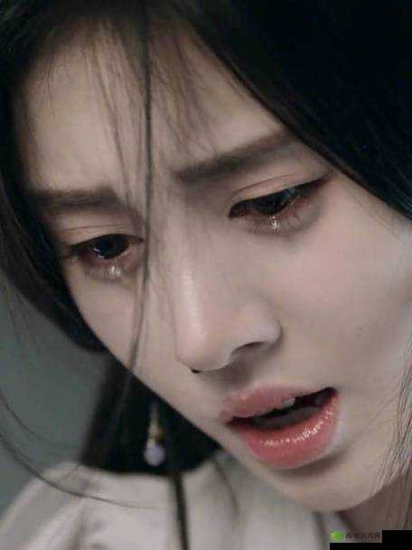 鞠婧祎哭着说不能再生孩子：背后的故事