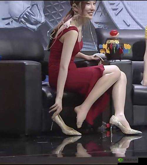 震惊美女足交竟然能让男人……