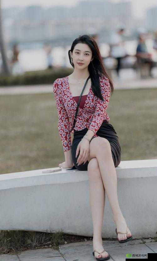 美女扒开腿让男人桶爽的瞬间：私密时刻的极致享受