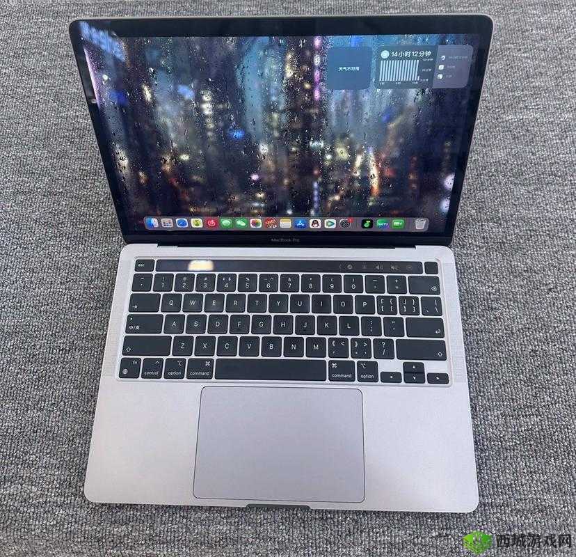 1819 岁经典款 MacBook Pro 外观设计之魅力展现