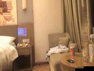 双飞两个老熟女带来极致败火体验