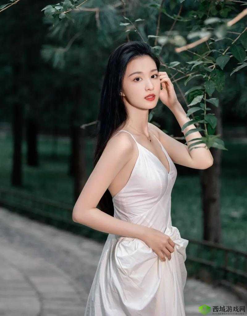 校花那开放姿态下让我尽情肆意发挥